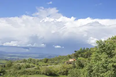 Image de Maison en pierre romantique en pleine nature