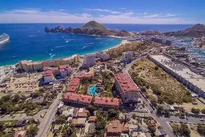 Image de Incroyable rénové 1 chambre 1 bloc de la plage de Medano Bay!