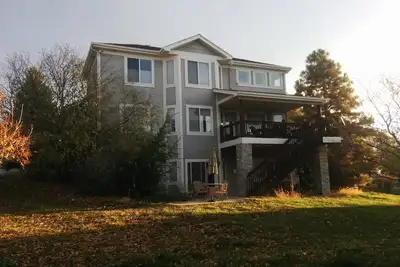 Image de Maison de 3 niveaux sur terrain de golf 10 min. De Boulder / 25 Min. De Denver