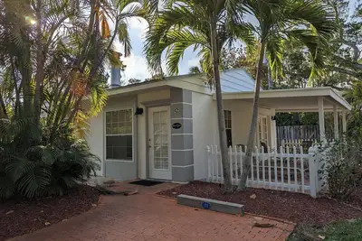 Image de Superbe Condo d'un lit sur une longue clé de bateau