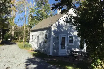 Charmant chalet du 18ème siècle avec son propre front de mer sur le lac Scargo près de la baie