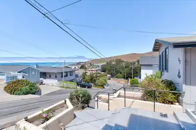 Image de Vues sur la plage et la ville de Cayucos!