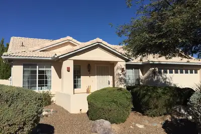 Image de Une pierre de Saddlebrooke - propriété unique - belle cour privée