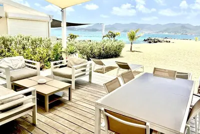 Image de Condo de luxe en bord de mer sur la plage, vue sur la mer et jardin tropical