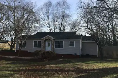 Image de Profitez de Heart Of Roswell, restaurants, boutiques, etc. de Canton St dans un bungalow de luxe! !