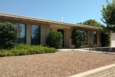 Image de Belle maison de 2100 pieds carrés avec 3 chambres et une salle d'exercice / bureau!