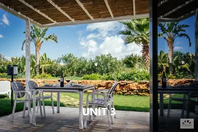 Image de Appartement moderne avec piscine, jardin, connexion Wi-Fi, terrasse barbecue A/C