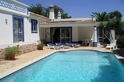 Image de Belle Villa traditionnelle située dans la zone de Quinta dos Alamos