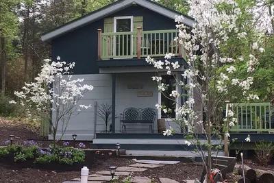 Image de Rare Tiny House: La retraite de l'écrivain parfait dans le comté de Bucks, Pa