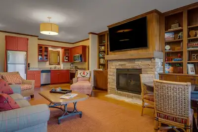 Image de 2 chambres 2 salles de bain Cottage à True North Golf Club à Harbor Springs Mi