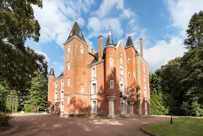 CHÂTEAU De Montsymond (officiel). 10 suites. Piscine Chauffée. Sauna. Hammam.