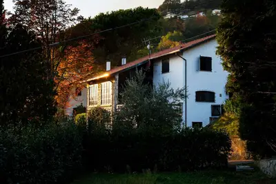 Image de villa dans les collines entre la Toscane et la Ligurie