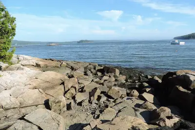 Image de Beau, privé, 3 Br Oceanfront Cottage sur Dyer Bay