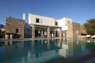 Image de A Luxury Getaway Famille avec belle vue et votre piscine privée propre