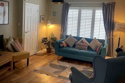 Image de Chalet en bord de mer, central et calme avec parking. Près des terrains de golf. 5 couchages
