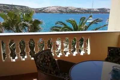 Image de plage appartement de vacances en famille dans la première rangée de la mer