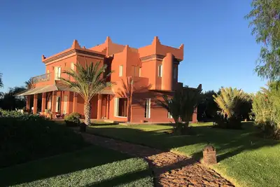 Image de Maison De Reve A Louer En Exclusivite  (Cuisiniere Et Femme De Service  Inclus)