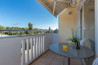 Image de Appartements Dalmata avec une belle vue sur la mer, grande terrasse, entièrement équipée