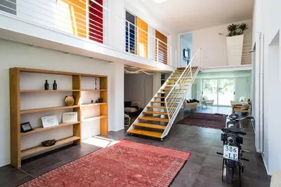 Image de Villa moderne avec piscine au milieu des oliviers avec wifi