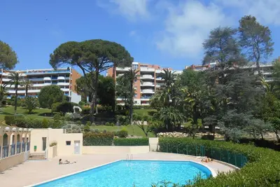 Image de Appartement \"Les Palmiers\" avec golf et piscine