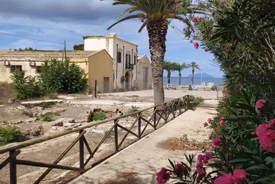Image de Charmant Bagli des années 1800 avec des jardins à deux pas de la mer Baglio Paola 1