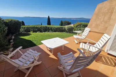 Image de Tres Beau 3 Pieces Avec Vue Mer Splendide A Proximite Immediate De La Plage