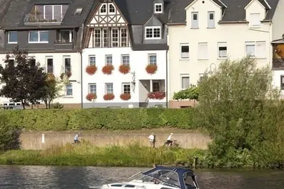 Image de Charmante Lumineux Riverside Apartments, Zell Mosel, Sur Hahn Airport Bus Route