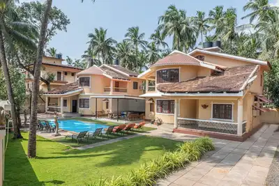 Image de 3 Bhk Villa In Calangute, Villa rustique avec table de billard