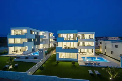 Chambre Double avec Piscine et Balcon