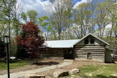 Image de Stumphouse Cabin près de Stumphouse Mountain Bike Park ~ Authentique chalet en rondins