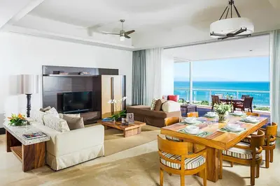 Image de Semaine de Thanksgiving Grand Luxxe 2br + den à Nuevo Vallarta avec golf et massages gratuits