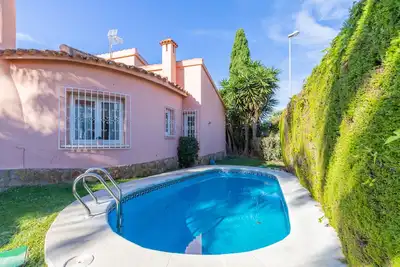 Image de Oliva: Villa piscine, jardin privé, Wifi, Tv Sat Tnt dans Oliva Nova Golf
