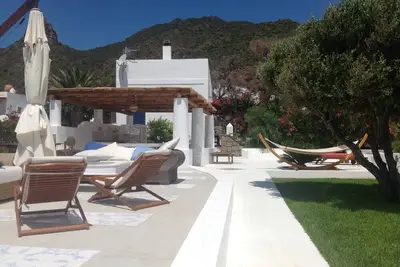 Image de Villa exclusive à Panarea avec accès privé à la mer