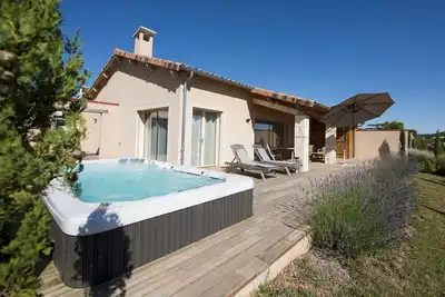 Image de Villa Castelnau - climatisation & Spa de nage dans un charmant Domaine - Xv