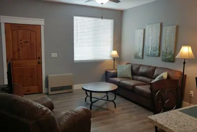 Image de Tout neuf entièrement meublé et équipé de 2 000 $ par mois