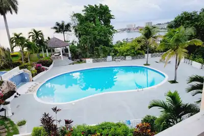 Image de Blue Topaz - studio penthouse de luxe avec vue imprenable sur la mer