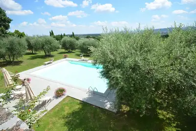 Image de villa avec piscine, Lucignano marcher moins de 1 kilomètre