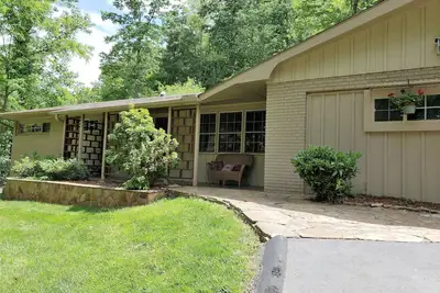 Image de Home So Sweet! Espace pour 10 Ajouter un chalet à côté peut accueillir 4 de plus. # 878525