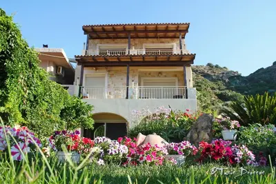 Image de Profitez d'une vue imprenable depuis votre balcon privé donnant sur la baie