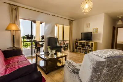 Image de 1. 3 Carabeo 2000: vue sur la mer, central, `près de tout. A 125 de la plage WiFi