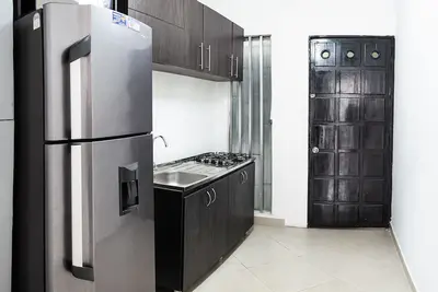 Image de Apt confortable dans la meilleure zone Bachelor Party Friendly avec jacuzzi