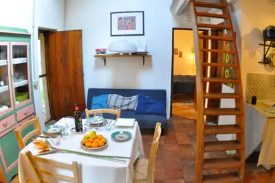 Image de chalet Ă la campagne avec piscine et vue mer
