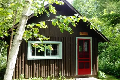 Image de Cottage de Charme sur le lac >> Plage ~ Kayaks ~ Location Ponton ~ Wifi ~ Planche de Sup ~ Calme