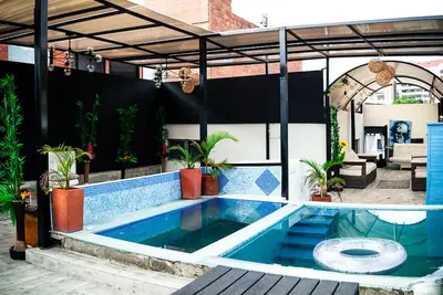 Image de Luxueux Apt au meilleur quartier de la ville Bachelor Party Friendly avec jacuzzi