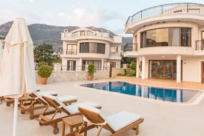 Image de Neria Duo, emplacement fantastique et vue imprenable sur la mer dans la baie de Kalamar à Kalkan.