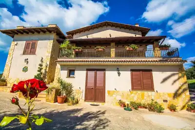 Image de Gambo Verde, appartement dans villa avec jardin et magnifique vue panoramique