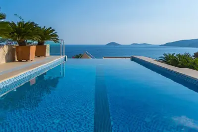 Villa méditerranéenne de luxe à Kalkan, avec piscine privée et vue panoramique sur la mer