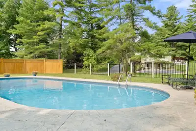 Image de Fabuleux maison avec piscine sur 10 Acres