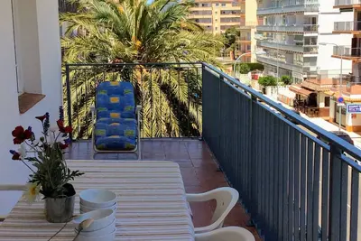 Image de Apartamentos Aquarium (23). Vue Sur La Mer. 100 Mts Plage. 6 Personnes.