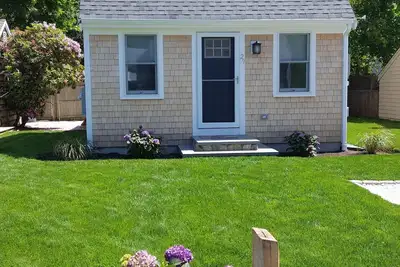 Image de Hyannis, Cape Cod: Sunny Seaside Cottage-3 min. balade à la plage!